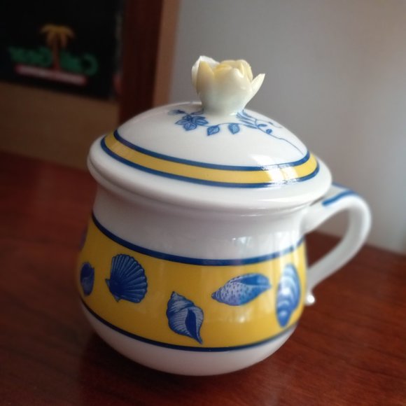 Chase Costa Azzurra Pots de Creme. Blue, Yellow & White. Lynn Chase Designs 1988 - Picture 3 of 13